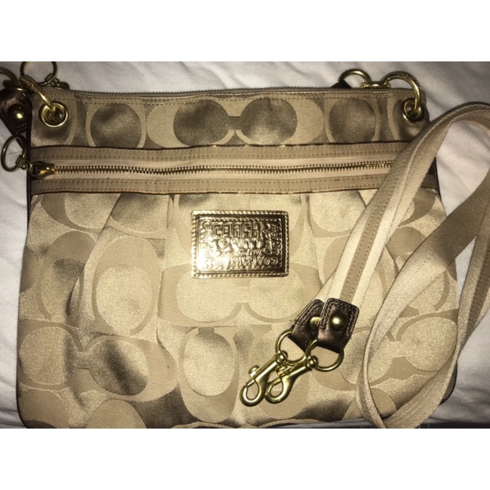 COACH Poppy Messenger bag in Gold